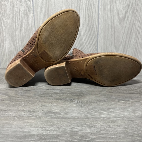 Lucky Brand Double Zipper Block Heel Perforated Ankle Booties Brown Womens 9.5M - Picture 7 of 7